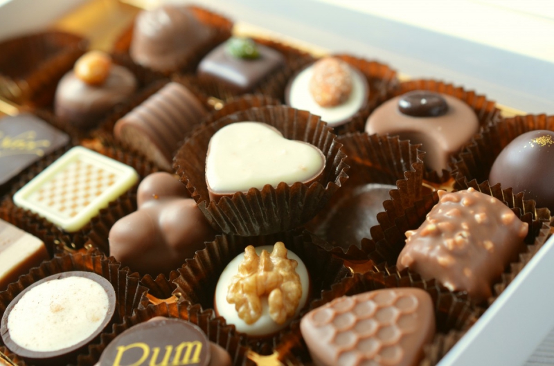 chocolaterie-LE BOURGUET-min_chocolates_food_candy_calories_nibble_chocolate_heart-782043